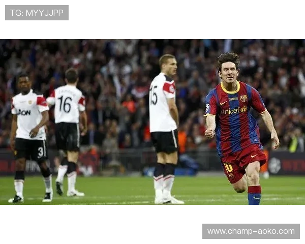 世界足球历史上的传奇球星有哪些他们的巅峰时刻和辉煌成就回顾