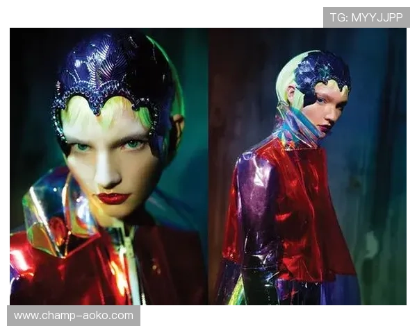 以足球球星为灵感打造独特风格的创意扑克收藏新品