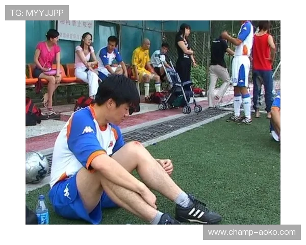 浦建足球明星安山的成长历程与辉煌成就解析