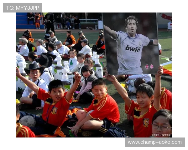 足球球星信仰:探讨球迷如何将偶像崇拜与精神力量融合在一起 足球球星信仰:探讨球迷如何将偶像崇拜与精神力量融合在一起